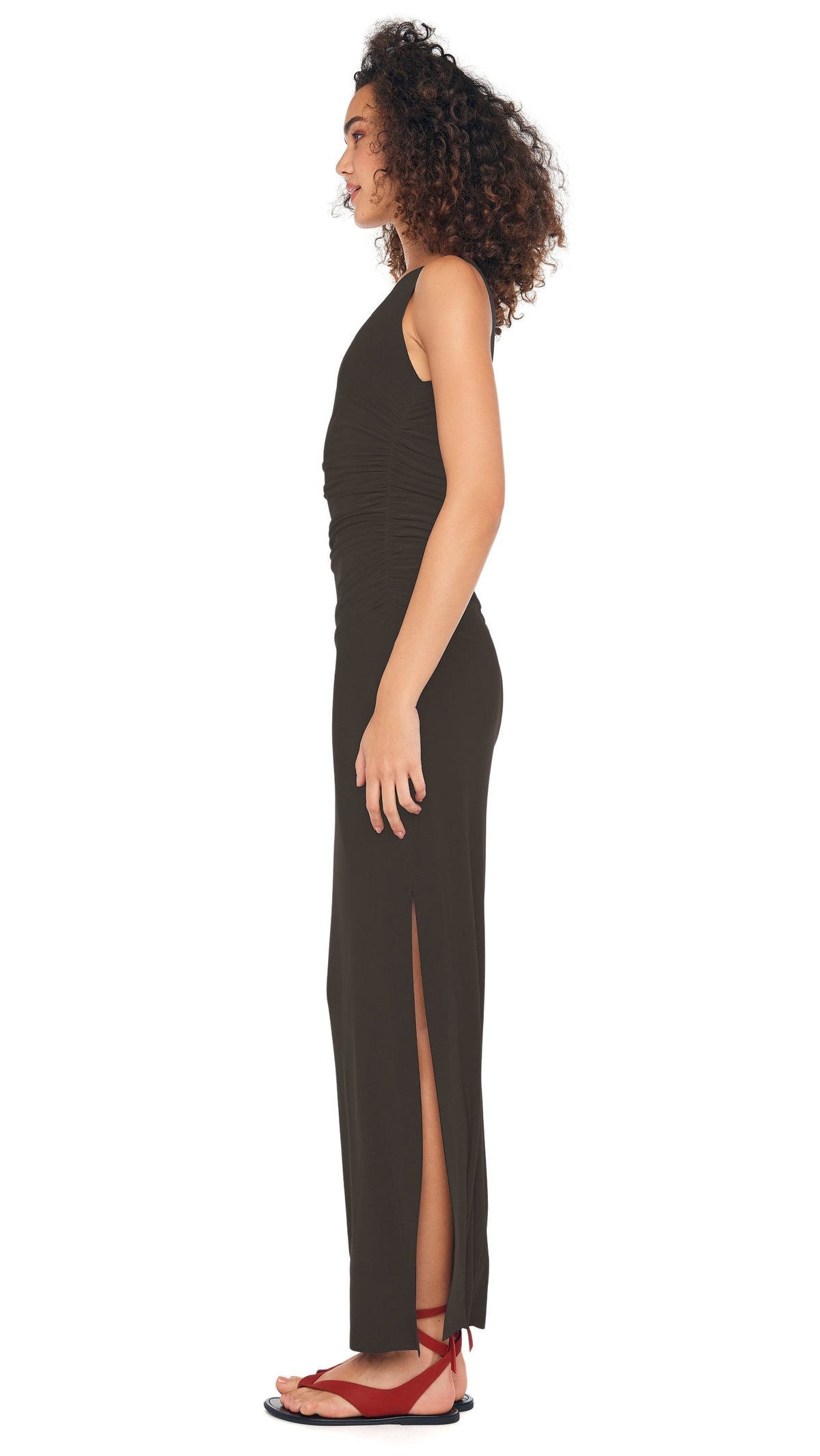 Norma Kamali SLEEVELESS SHIRRED WAIST GOWN